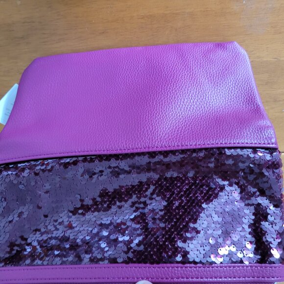 Thrity One Foldover Cluch Crushed berry peaple with sequins - Picture 5 of 5